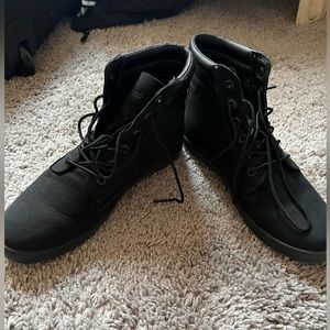 Previously Loved, Gently Used Woman’s Black Suede 9.5 Timberland Hightop